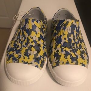 SOLD— NWT Native Jefferson style size C7